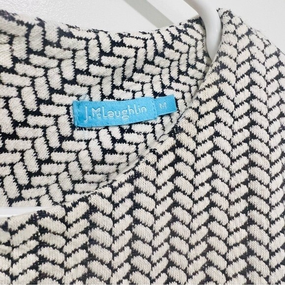 J. McLaughlin Black & White Knit Shift Dress with Pockets in Women's Size Medium - Picture 3 of 10